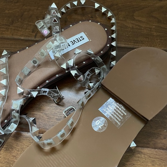 Steven Madden studs sandals 7 - Picture 2 of 3